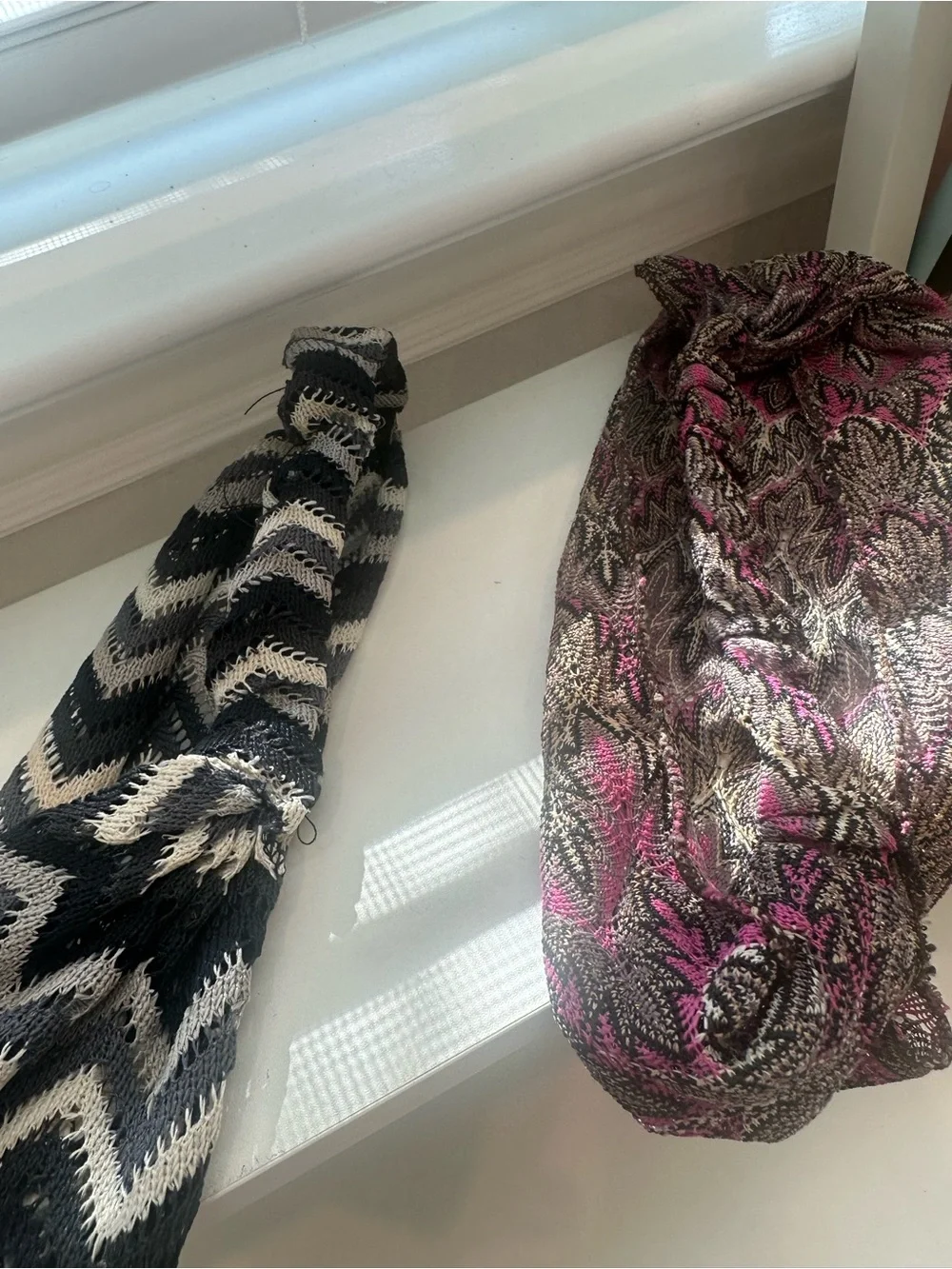 Nordstrom Black, White & Pink Handwoven Throw Set
